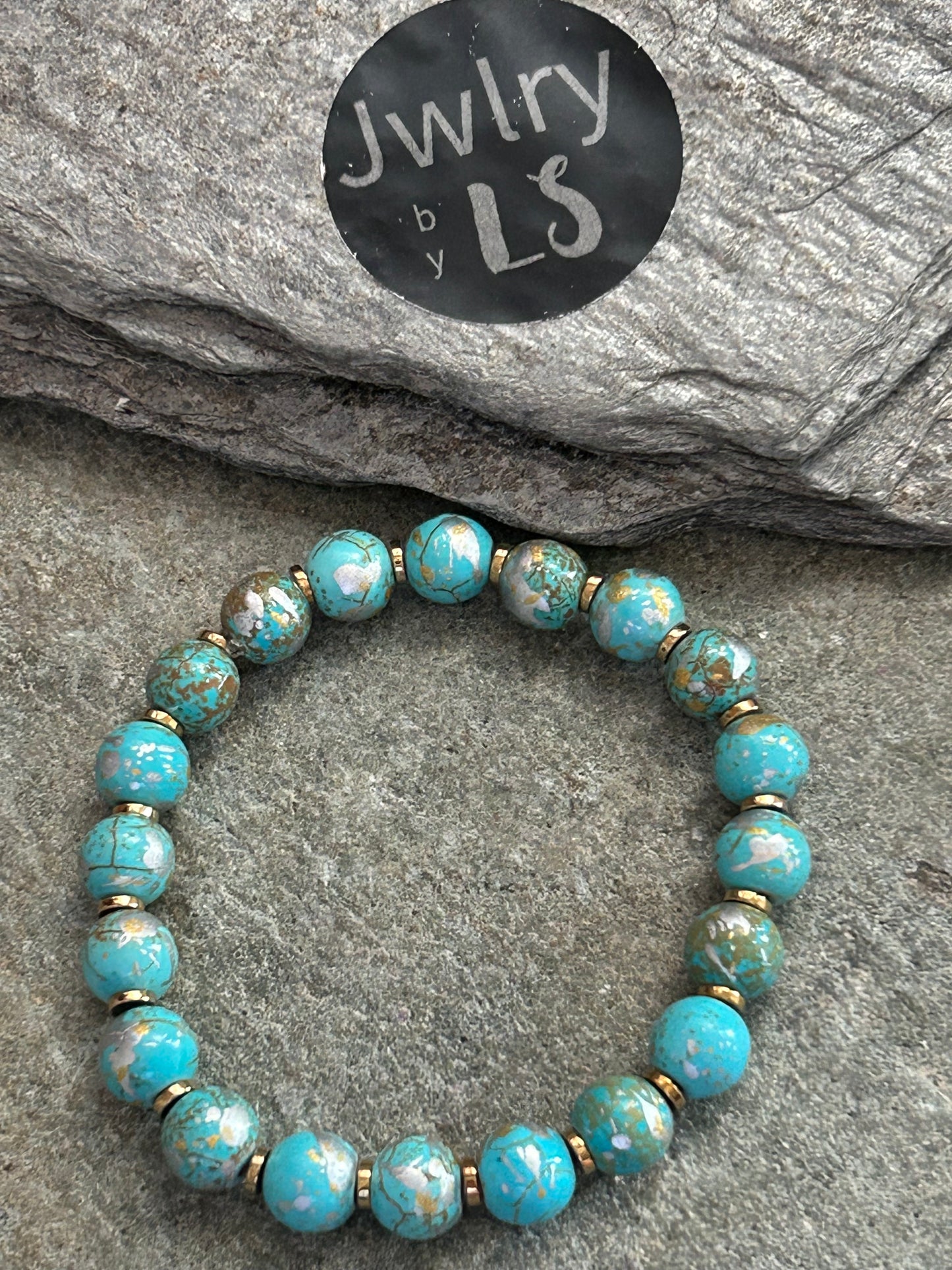 Handgjorda armband med färgad turkos & hematit – Jwlry by LS