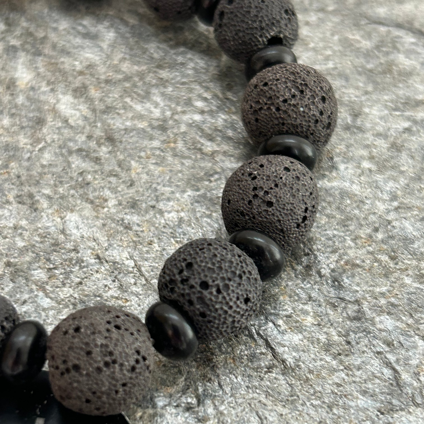 Armband blackstone och lava - Jwlry by LS