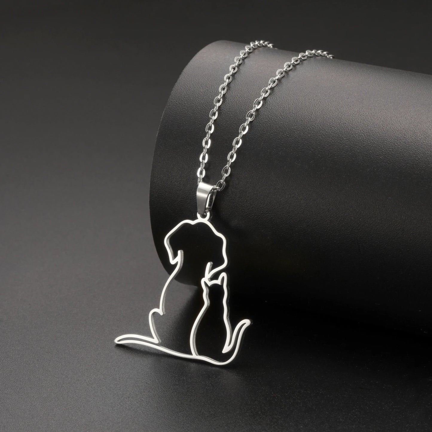 Halsband med katter och hundar