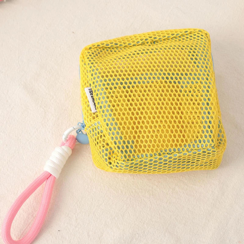 Liten väska för smink, pengar och tamponger