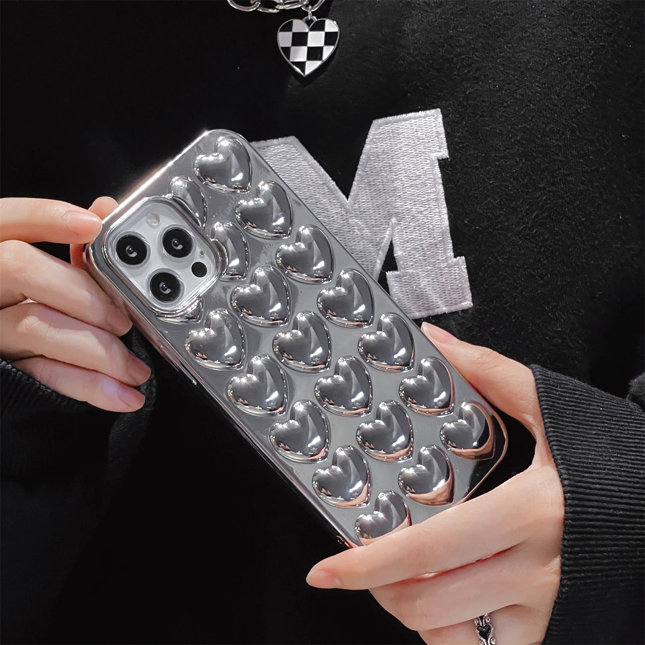 Mobilskal med 3D hjärtan