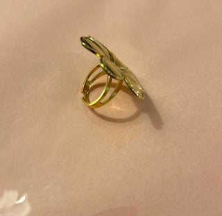 Stor blomring i guldfärg