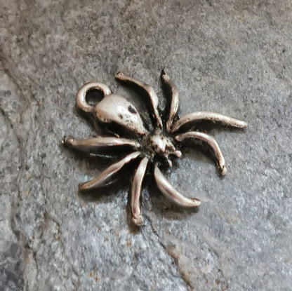 Hängen till örhängen