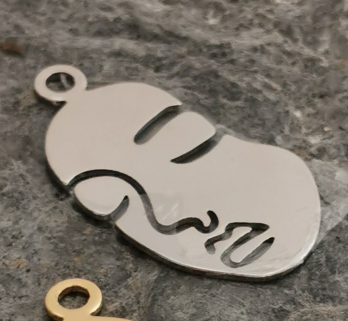 Hängen till örhängen