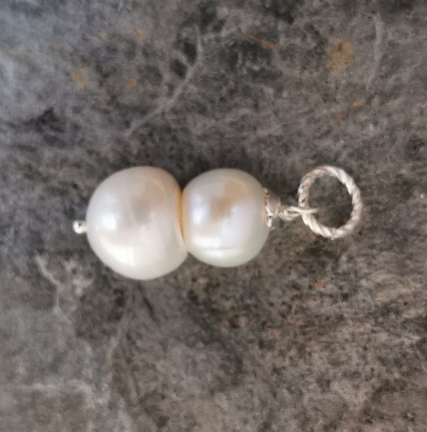 Hängen till örhängen