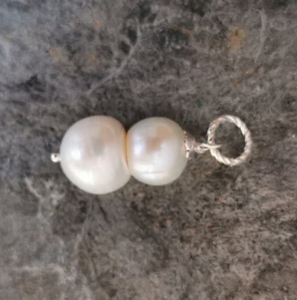 Hängen till örhängen