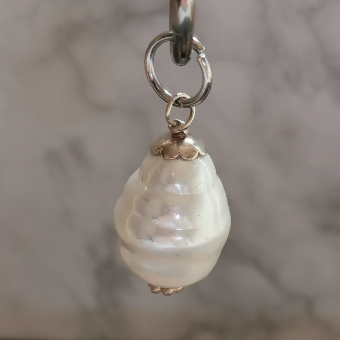 Hängen till örhängen