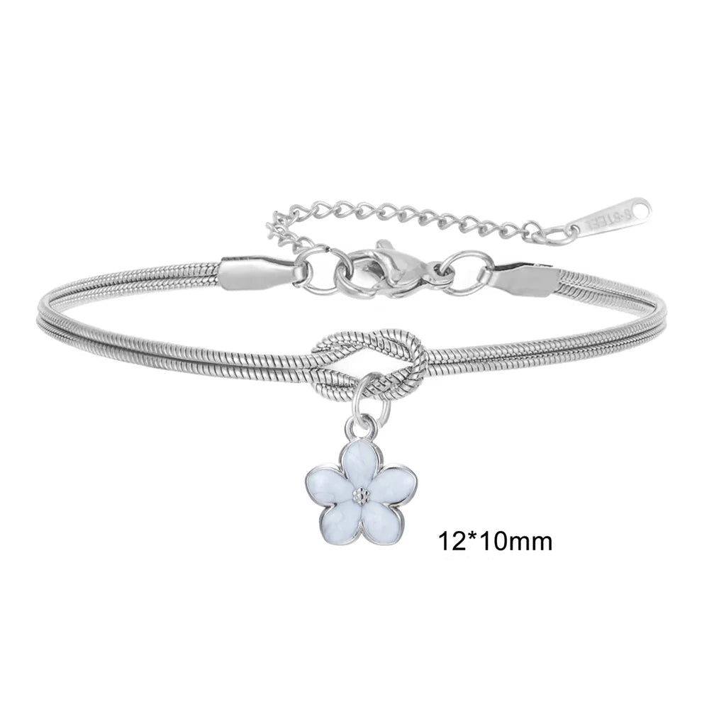 Armband med knut och söt blomma