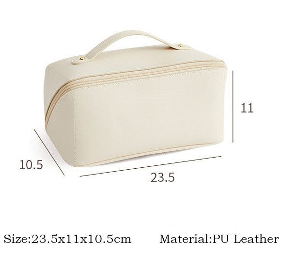 Necessär med måtten 23,5 * 11 * 10,5 cm