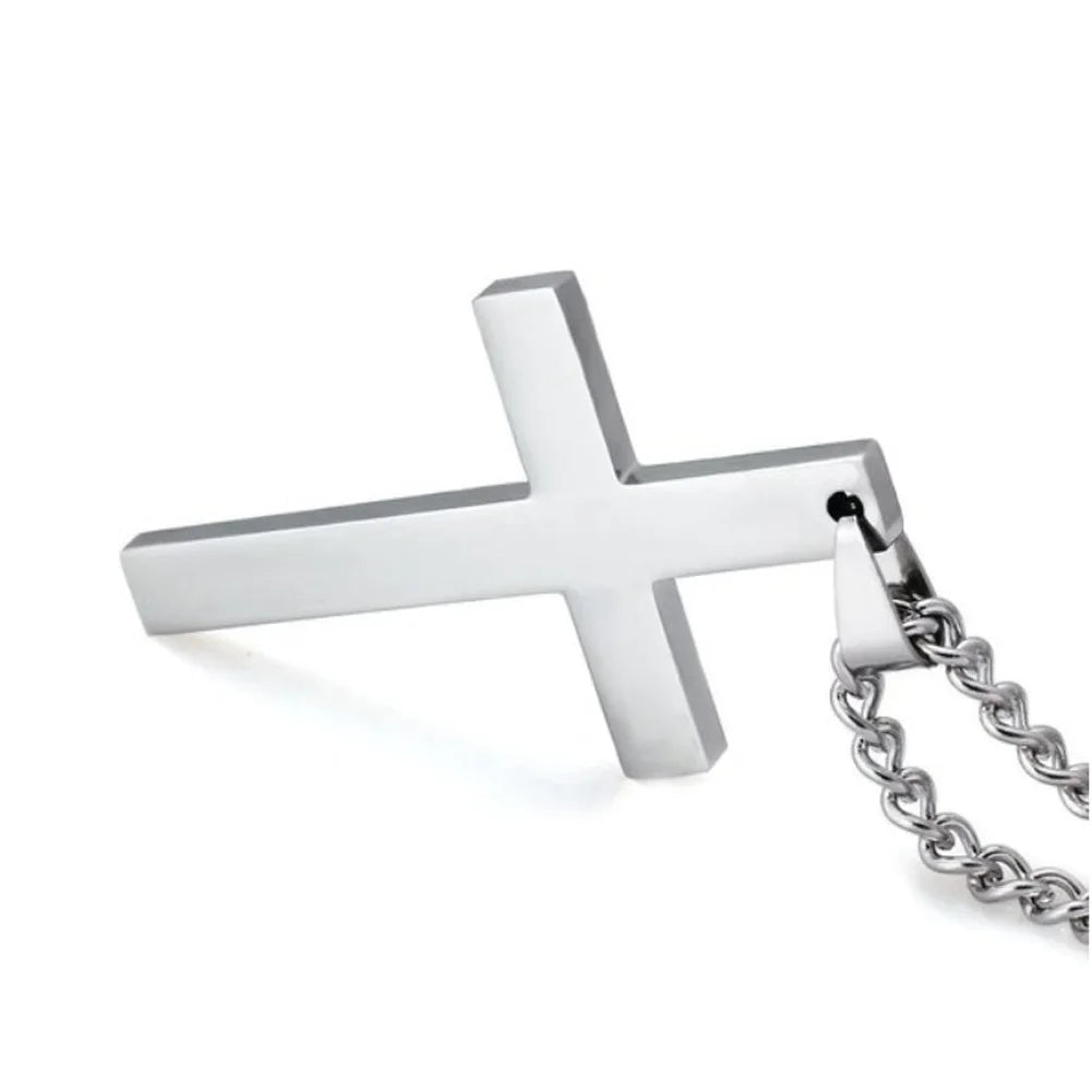Halsband med ett hängsmycke som ett stilrent kors