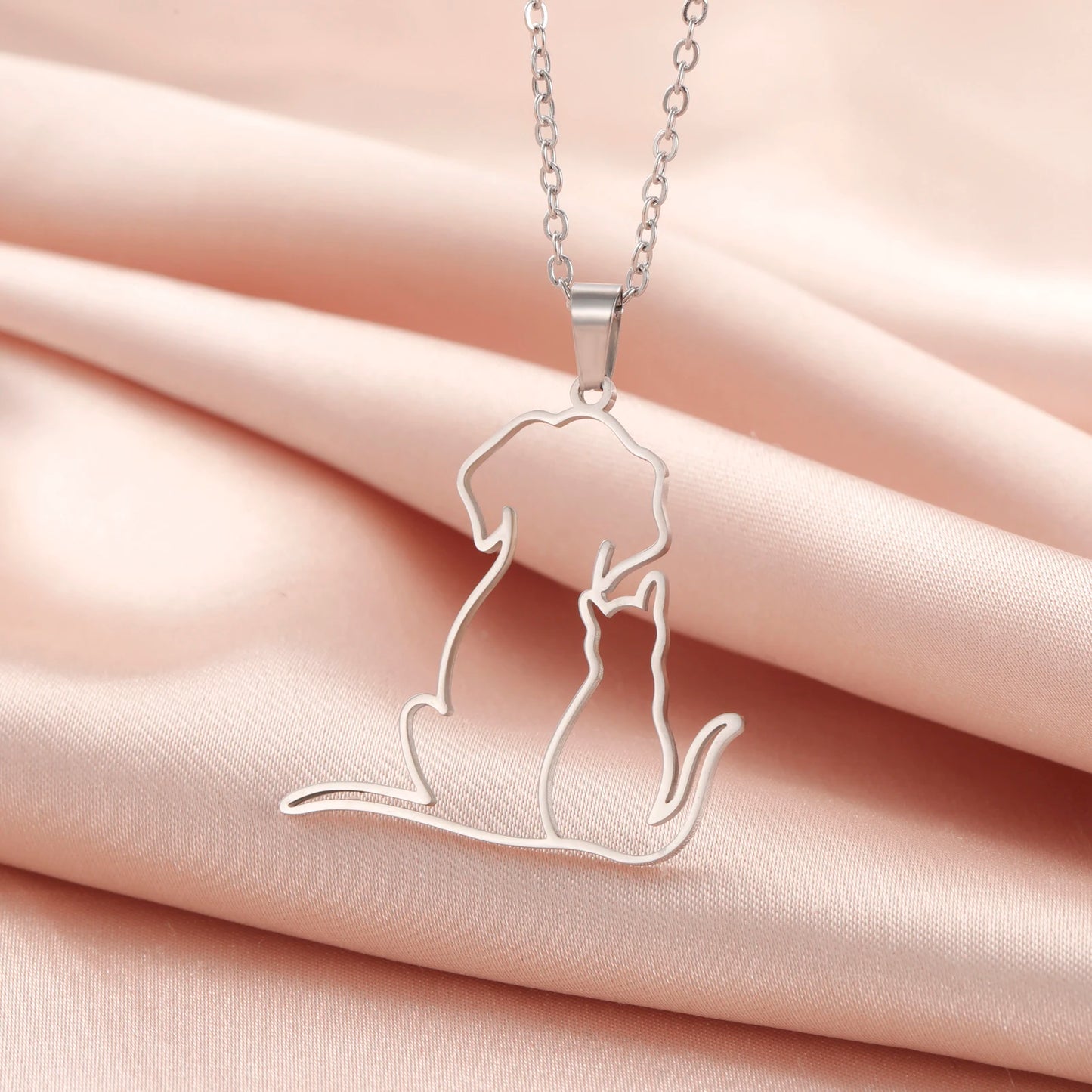 Halsband med katter och hundar