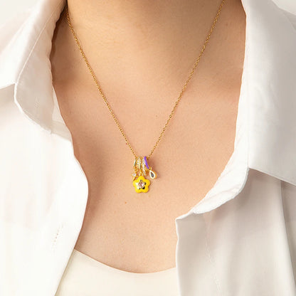 Halsband med flera hängen