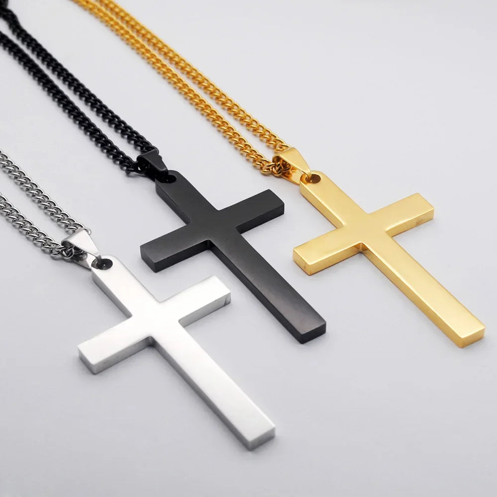 Halsband med ett hängsmycke som ett stilrent kors