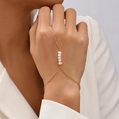Armband och ring sammanlänkade med en kedja (10 modeller)