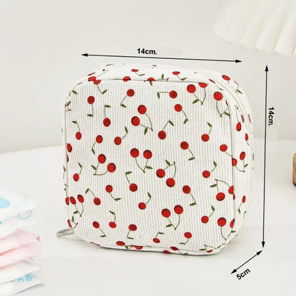 Söt necessär med körsbär - för bindor, tamponger eller smink