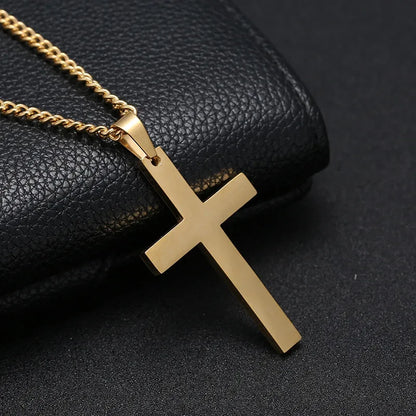 Halsband med ett hängsmycke som ett stilrent kors
